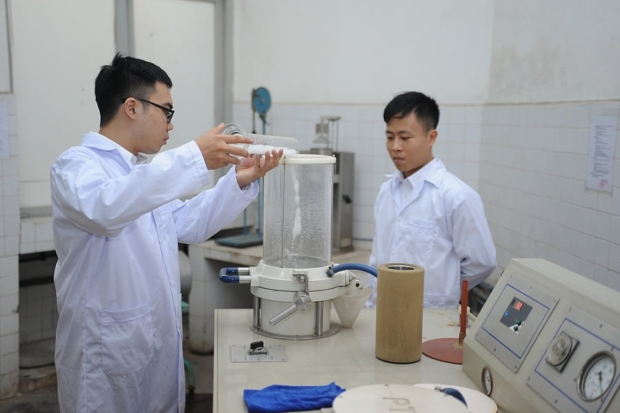 Áp dụng công nghệ cao cho ngành công nghiệp giấy còn gặp khó khăn