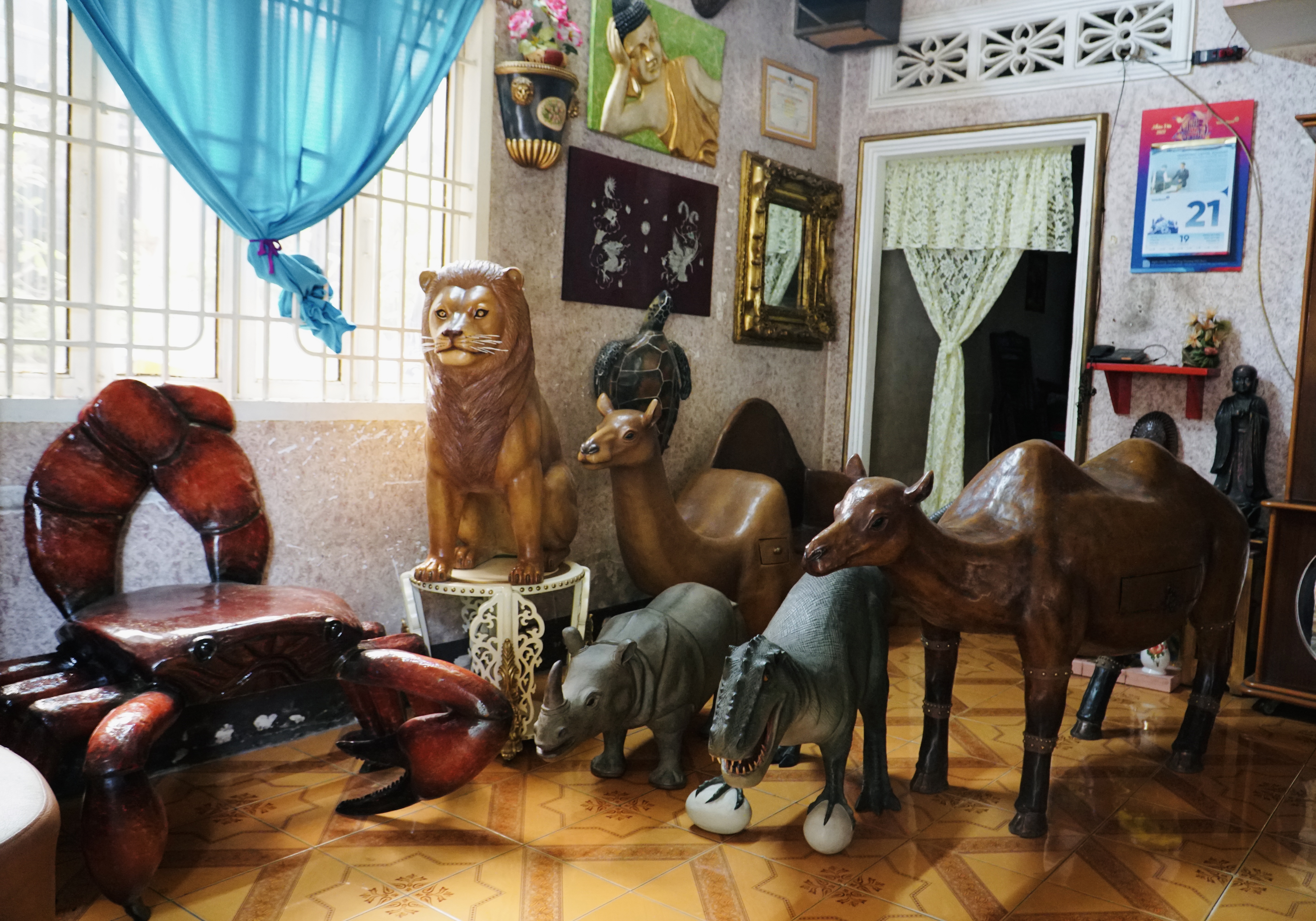 Hô biến bìa giấy carton thành con vật, bàn ghế - ảnh 2