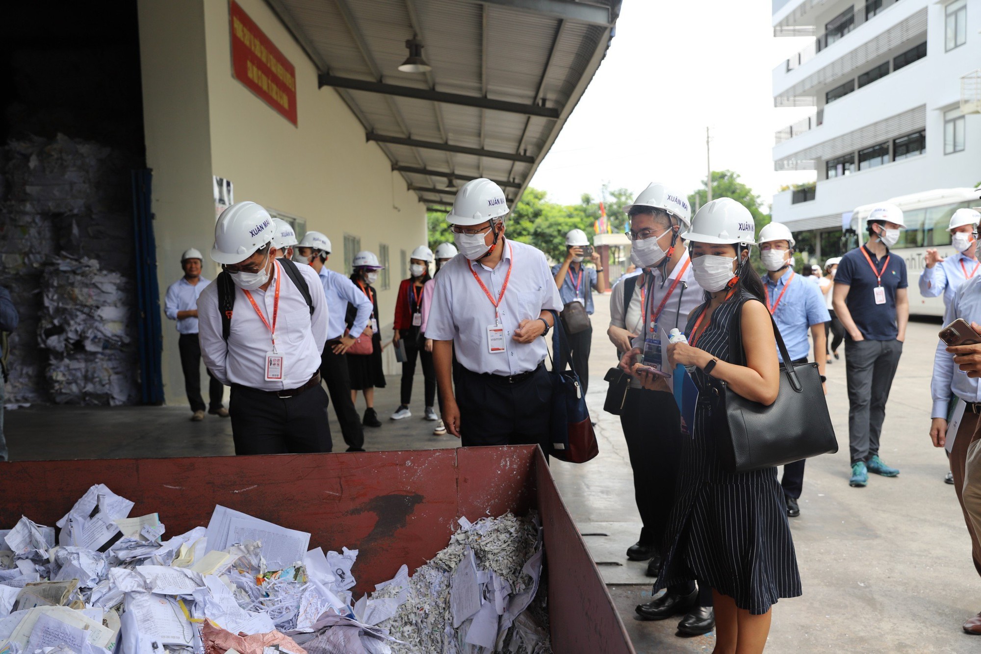 Bên trong nhà máy sản xuất xanh ở khu công nghiệp Hiệp Phước - Ảnh 3.