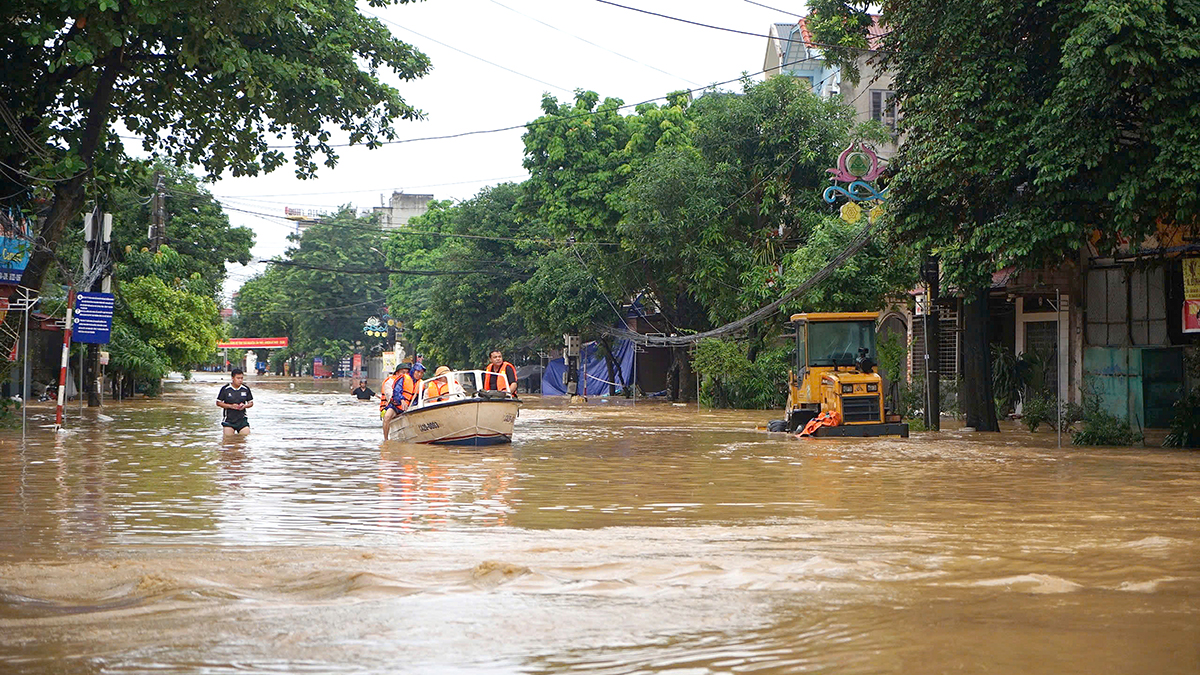 Mưa lớn ở miền Bắc: Không kịp trở tay với nước lũ - Ảnh 1. nước lũ - Ảnh 1.